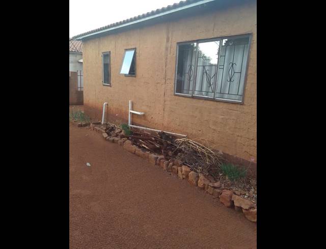 2 BEDROOM HOUSE FOR SALE IN SOSHANGUVE SOUTH